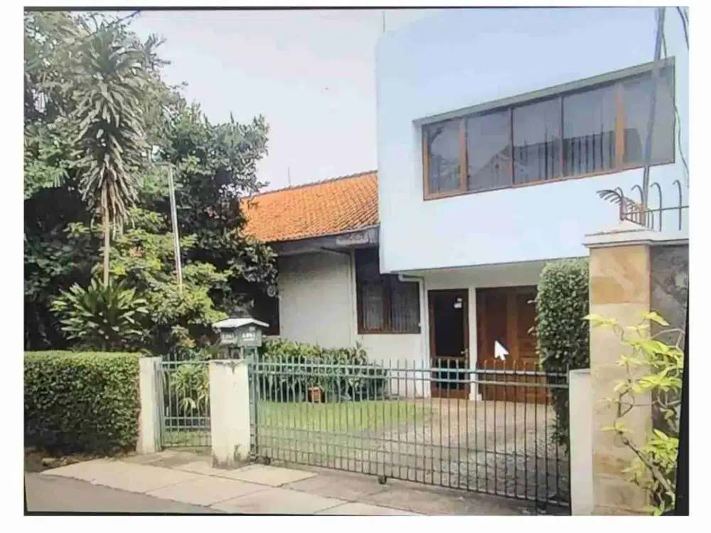Dijual Rumah dengan tanah yang luas Jakbar, Kebon Jeruk