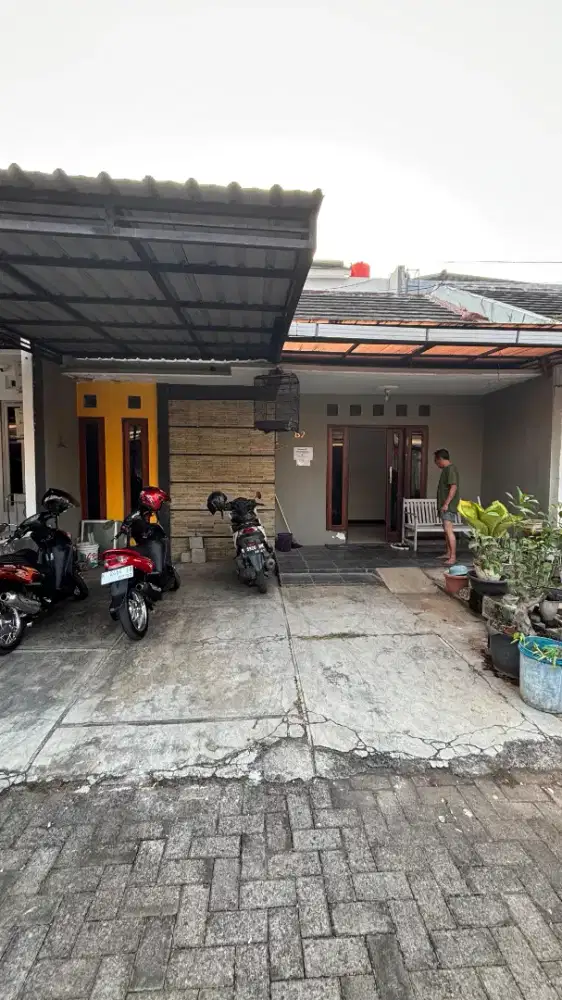 Disewakan rumah di perumahan nyaman pudak payung