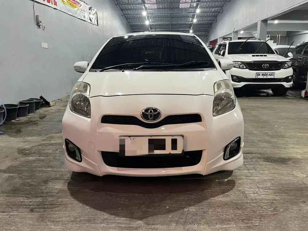 Toyota Yaris E Manual 2012,2013,2011 , Jazz 2010,2011,2012