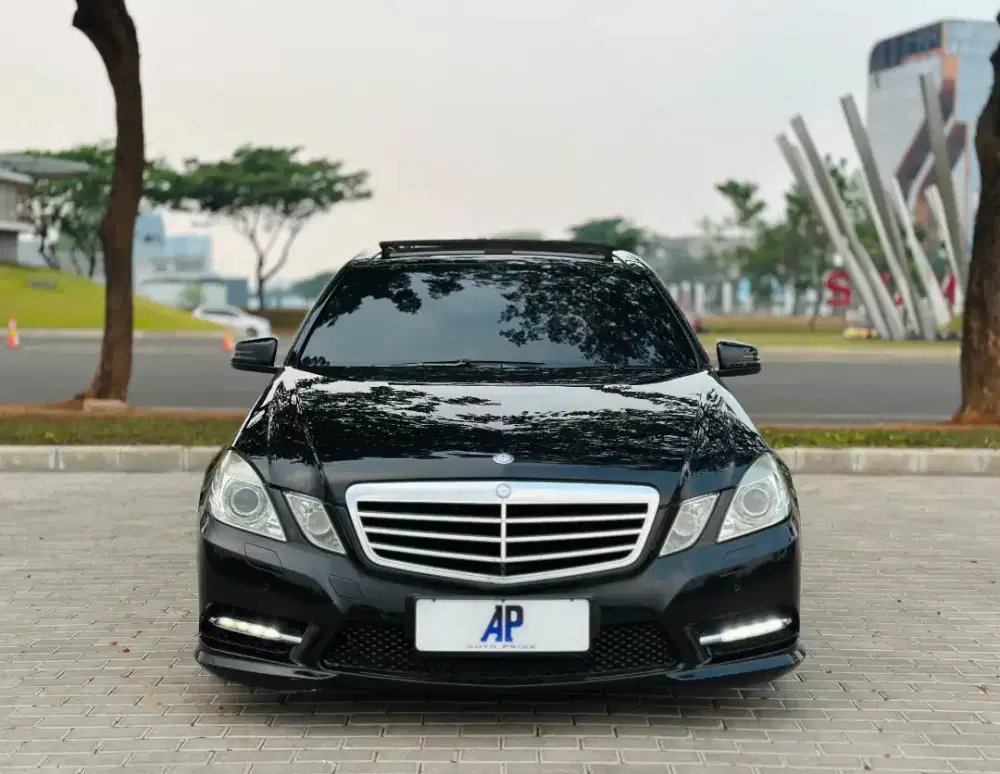 MERCEDES-BENZ E300 AMG 2012