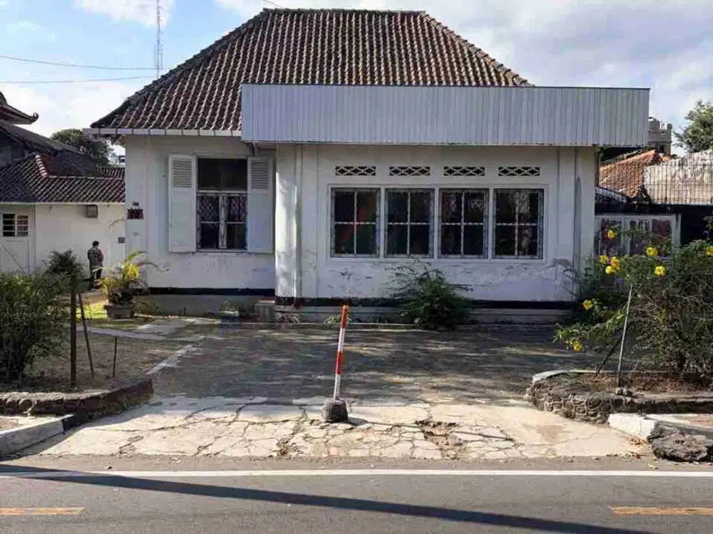 RUMAH KOLONIAL LUAS SANGAT STRATEGIS DAN POTENSIAL DI KOTABARU JOGJAKARTA DEKAT PUSAT KOTA