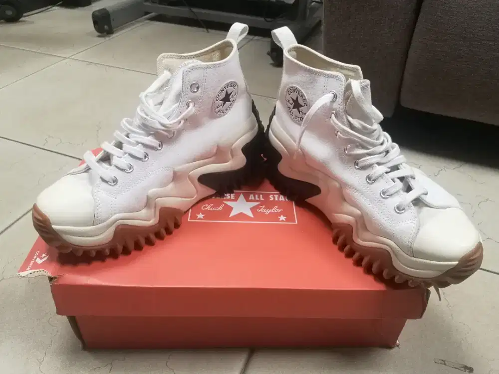 Converse Run Star Motion