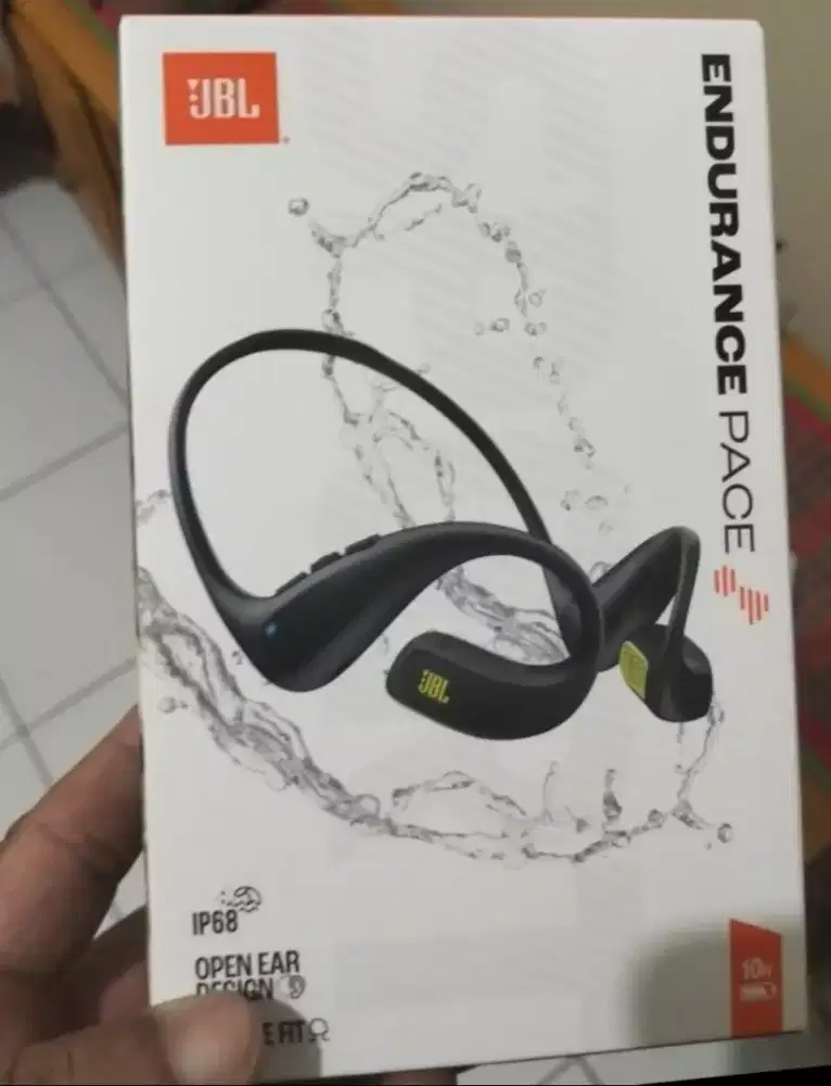 Dijual : 1 unit Headset JBL Endurance Pace IP68 New , Garansi Resmi .