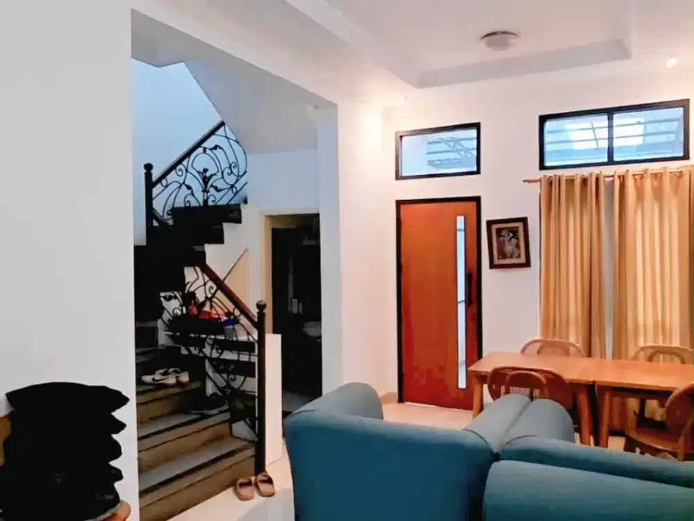 Rumah Hook Modern + Ruang Usaha di Sayap Sutami Sukajadi Bandung
