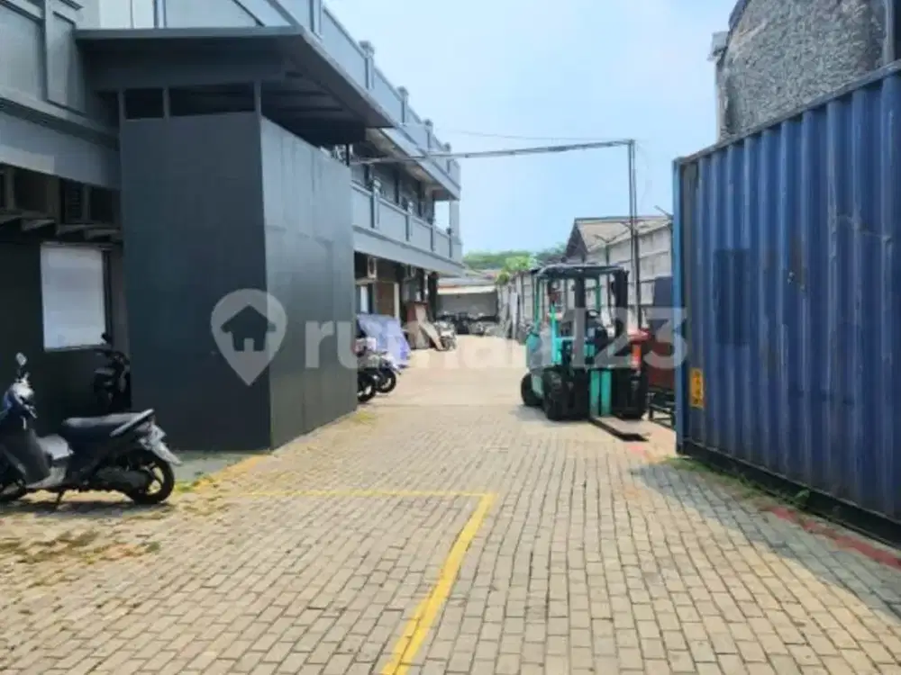 Gudang Jl Husein Sastranegara 20 Kalideres Jakarta Barat Dekat Akses Bandara