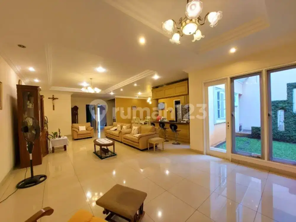 Rumah Kawasan Elite Phg Sapphire Gading Serpong Rapih Apik Mewah