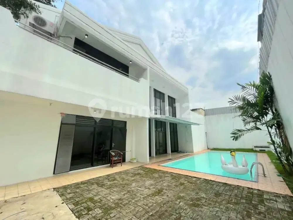 Dijual Rumah di Jl Bangka Lokasi Dekat Senopati Jakarta Selatan