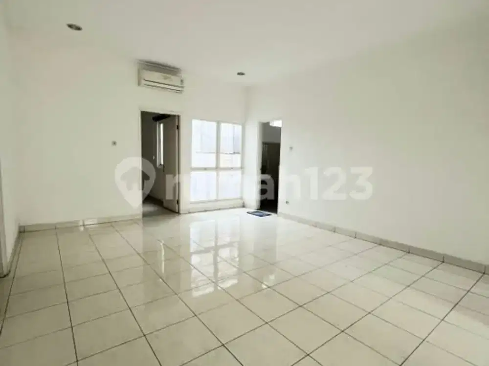 Rumah 2.5 Lantai di Perumahan Taman Kencana Jakarta Barat