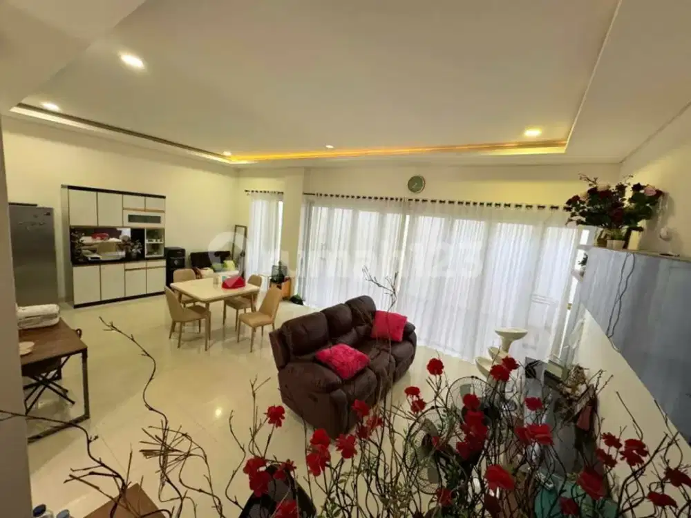 Rumah 3 Lantai Modernland Tangerang Semi Furnish Rapih Siap Huni