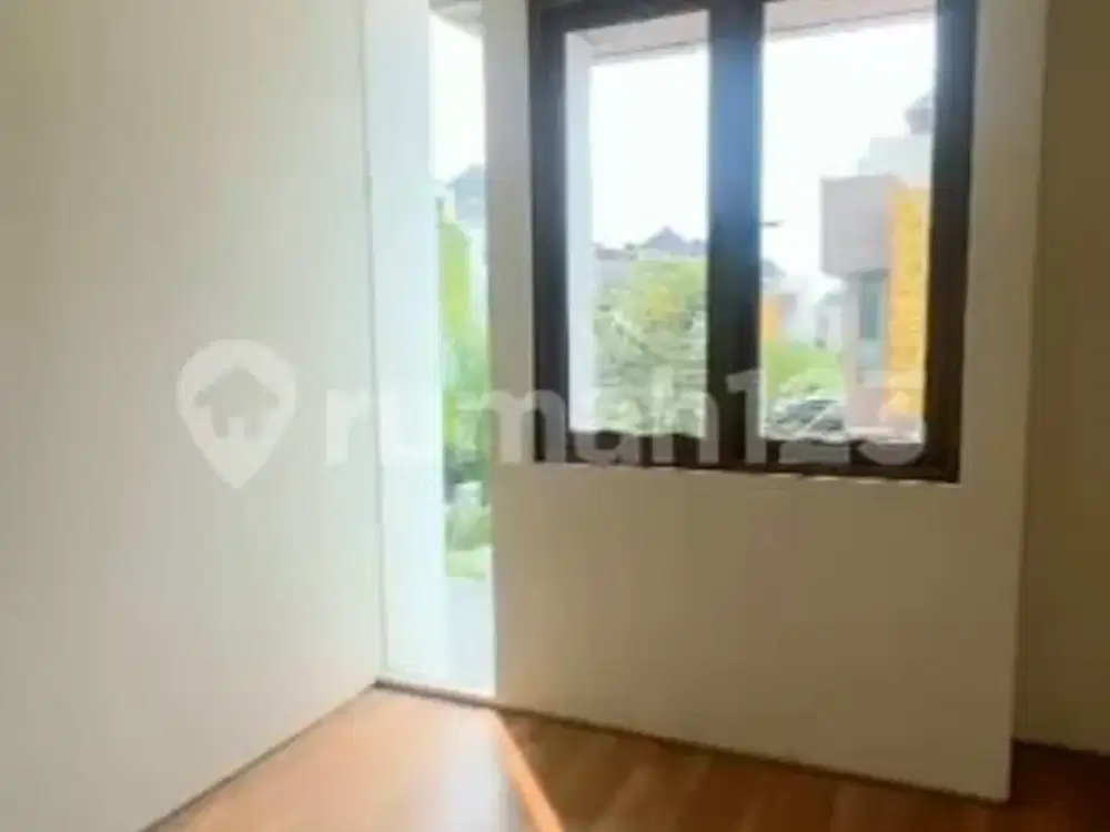 Rumah Puri 11 Tangerang dengan sky garden & deck nego sampe deal