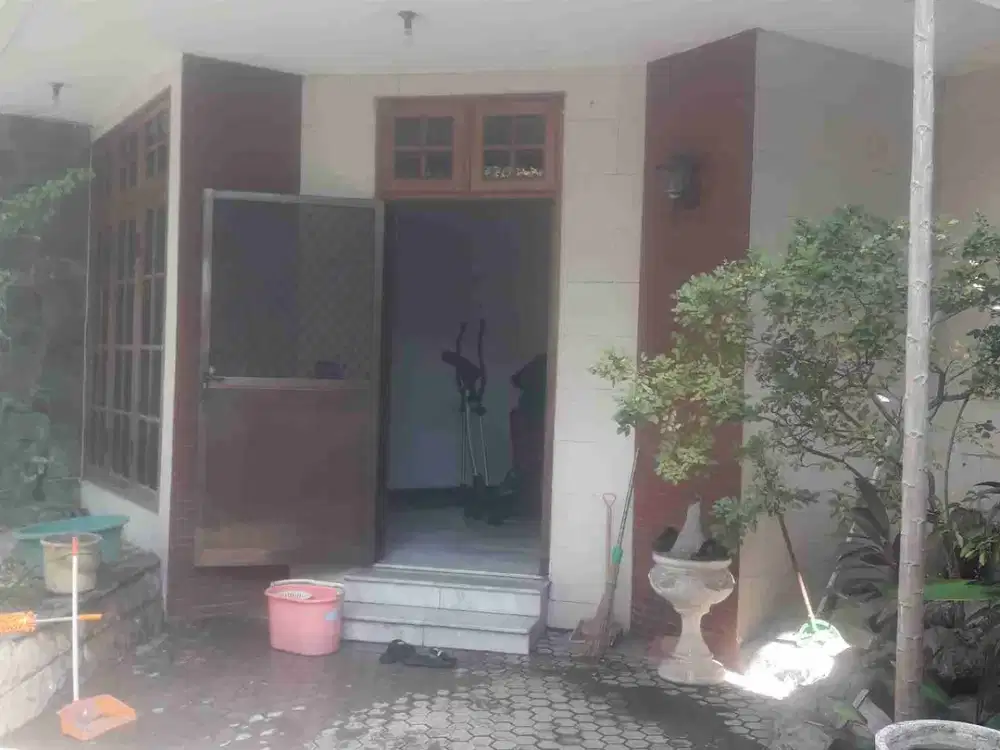 RUMAH MEWAH DISEWAKAN KAWASAN MARGOREJO INDAH SURABAYA