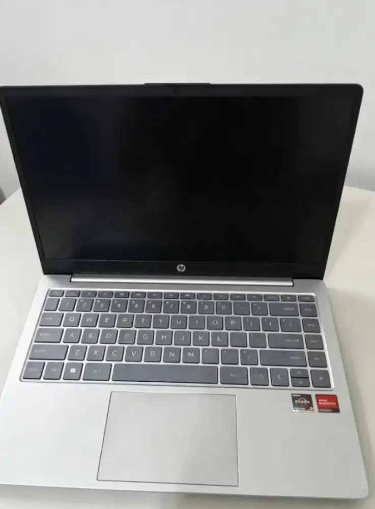 Laptop HP Ryzen 3 7000 — 8GB / 512GB NVMe SSD — Mulus