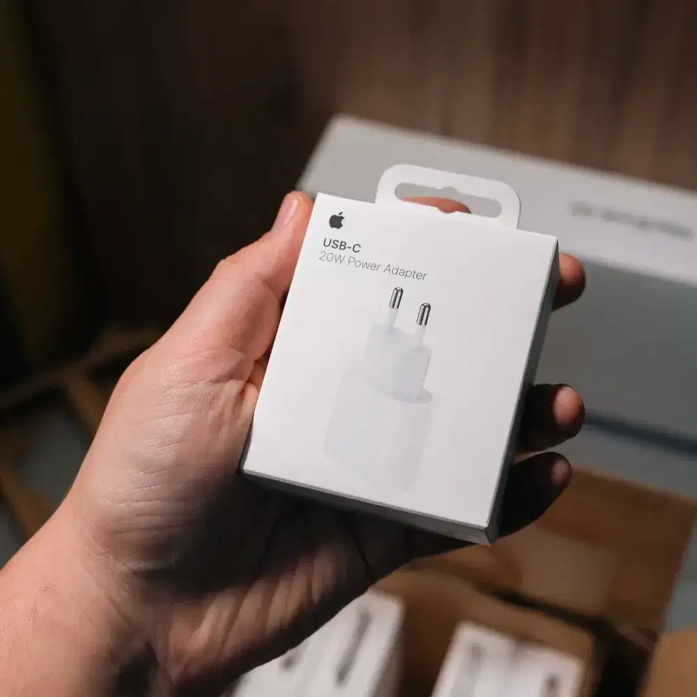 Charger / Adaptoe Iphone 20W Original
