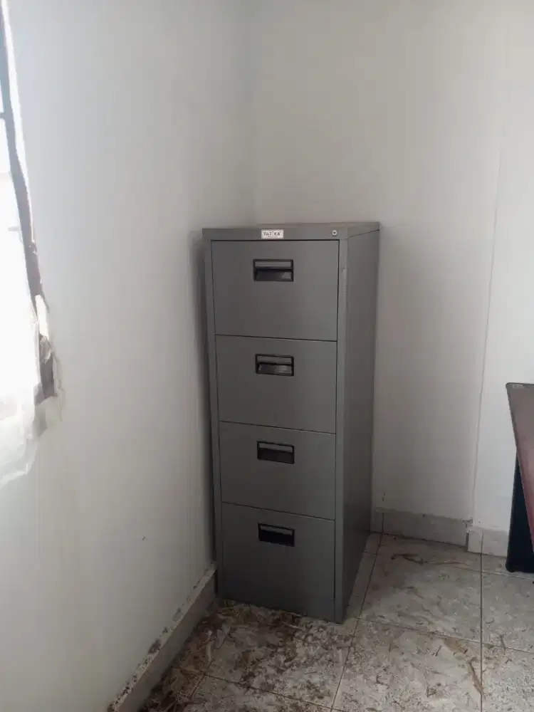 Lemari Laci Brangkas Besi 4 Pintu