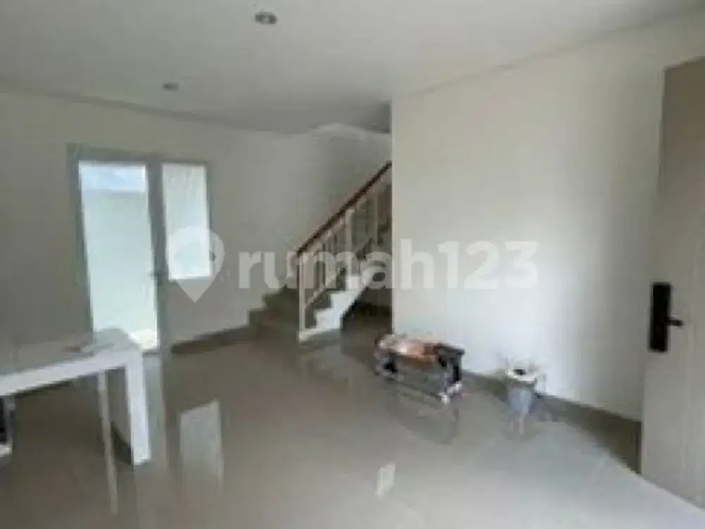 Rumah 2 Lantai di Pusat Gading Serpong Dekat Akses BSD