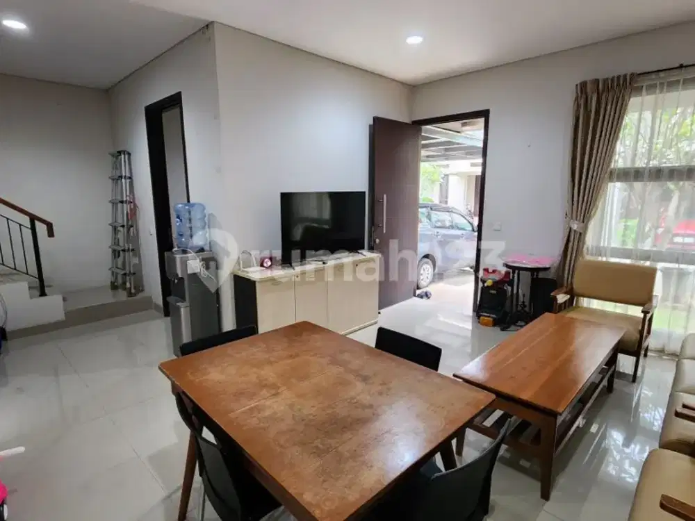 Disewakan & di Jual Rumah Nyaman dan Cantik di Bsd Pusat Kota