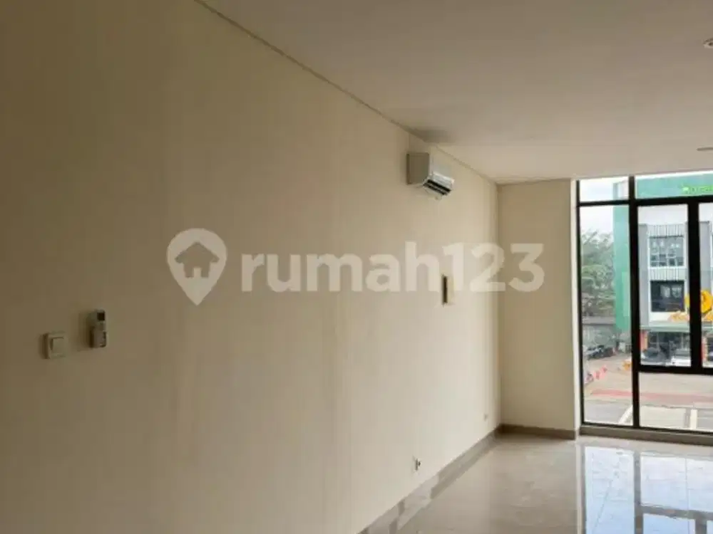 Ruko 2 Lantai dan Teramai di Gading Serpong