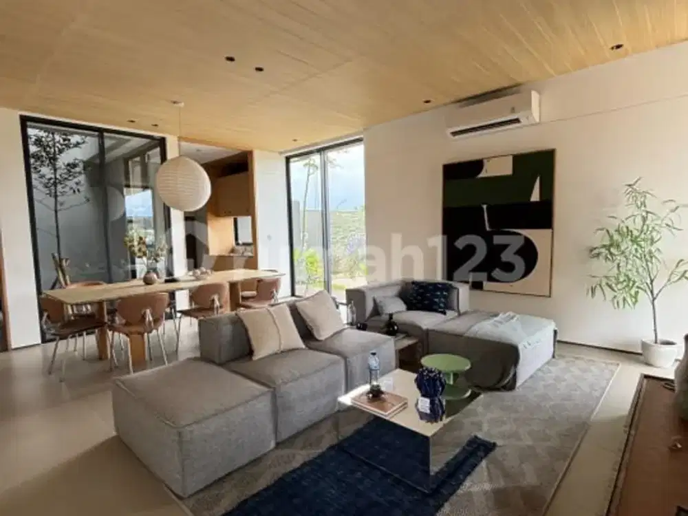 Rumah 2 Lantai di BSD City Dekat Akses Tol