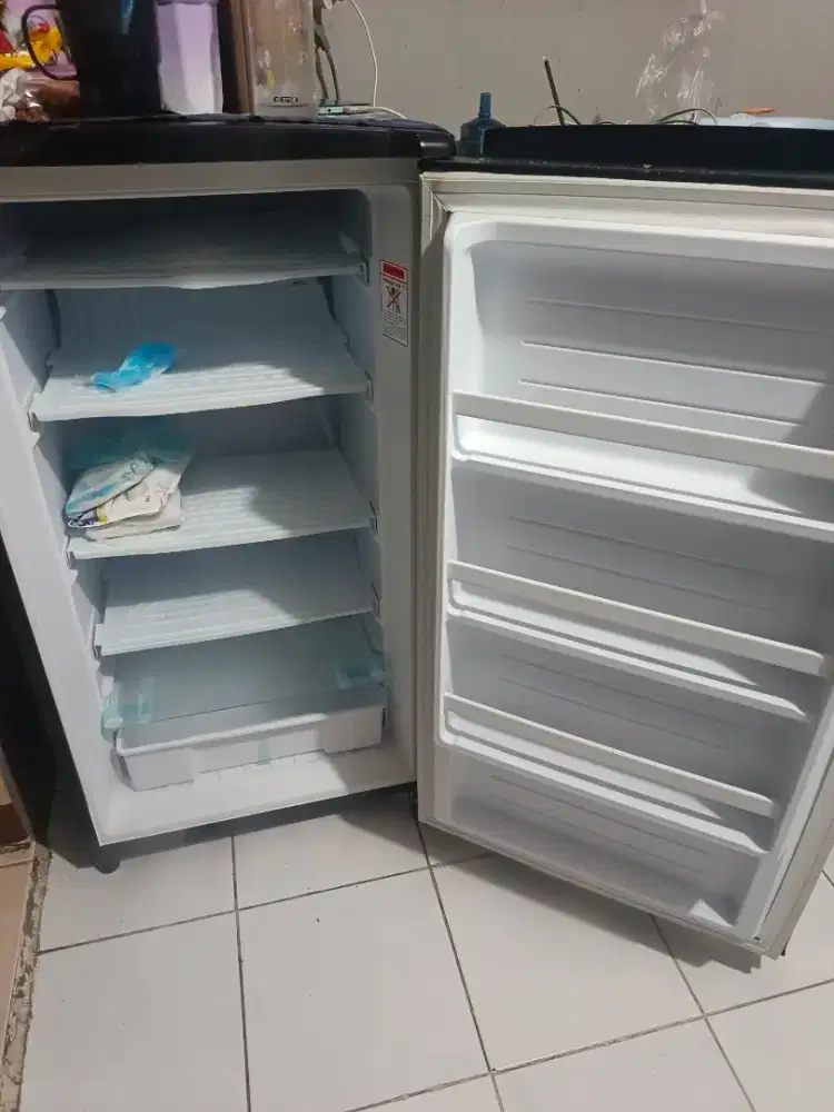 freezer aqua bekas asi