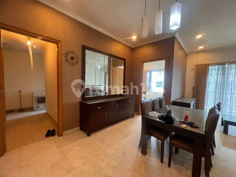 Sewa Apartemen Mewah Senayan Residences 3Br Fully Furnished, Lokasi Strategis