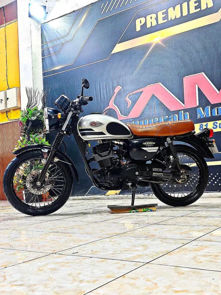 W175 SE Retro clasic Silver Matte 2019 mantul.Anugerah motor rungkut