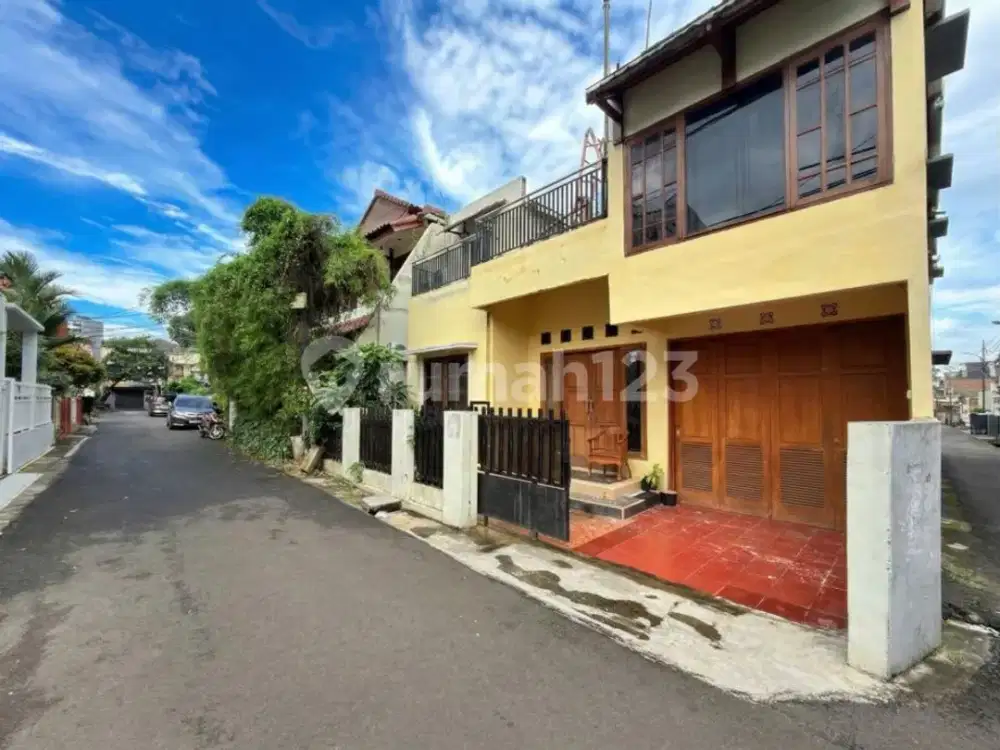 Tebet - Akses 2 Mobil, Rumah Bonus Kost Kostan