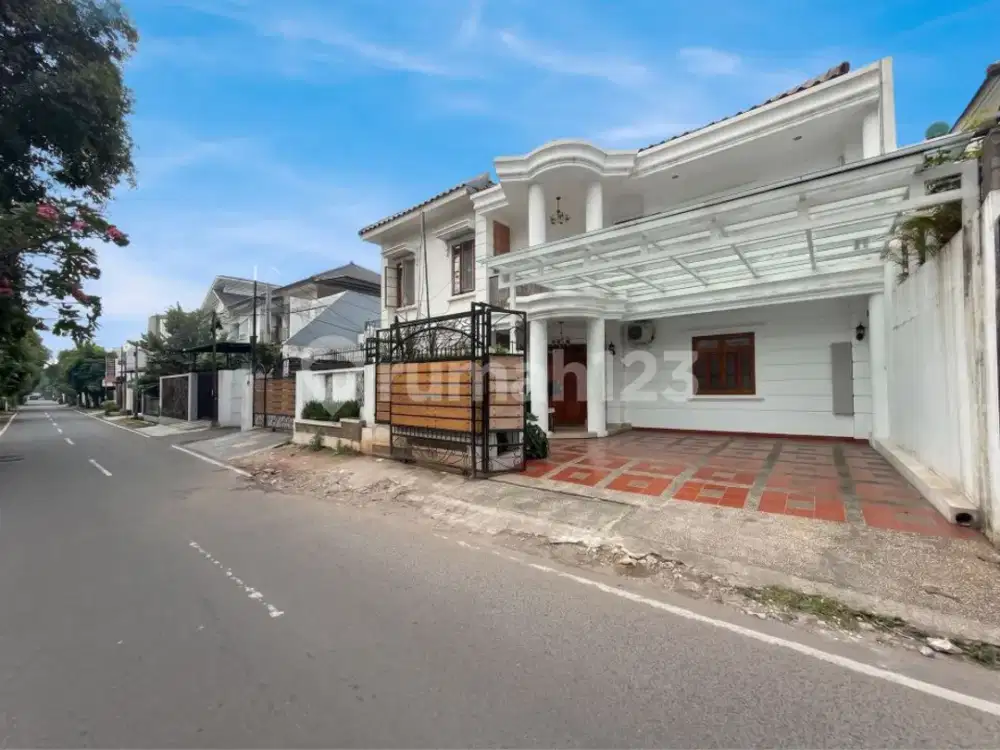 Rumah Mewah Private Pool di Tebet | Renovasi 2023 | SHM | Siap Huni