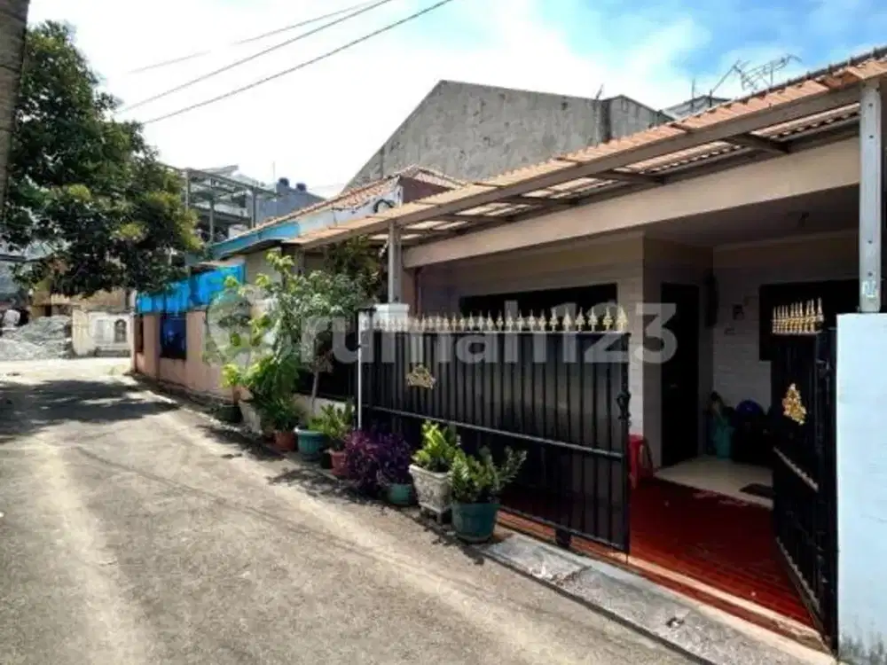 Dijual Murah Rumah Di Tebet Barat, Akses Dekat Jalan Lebar