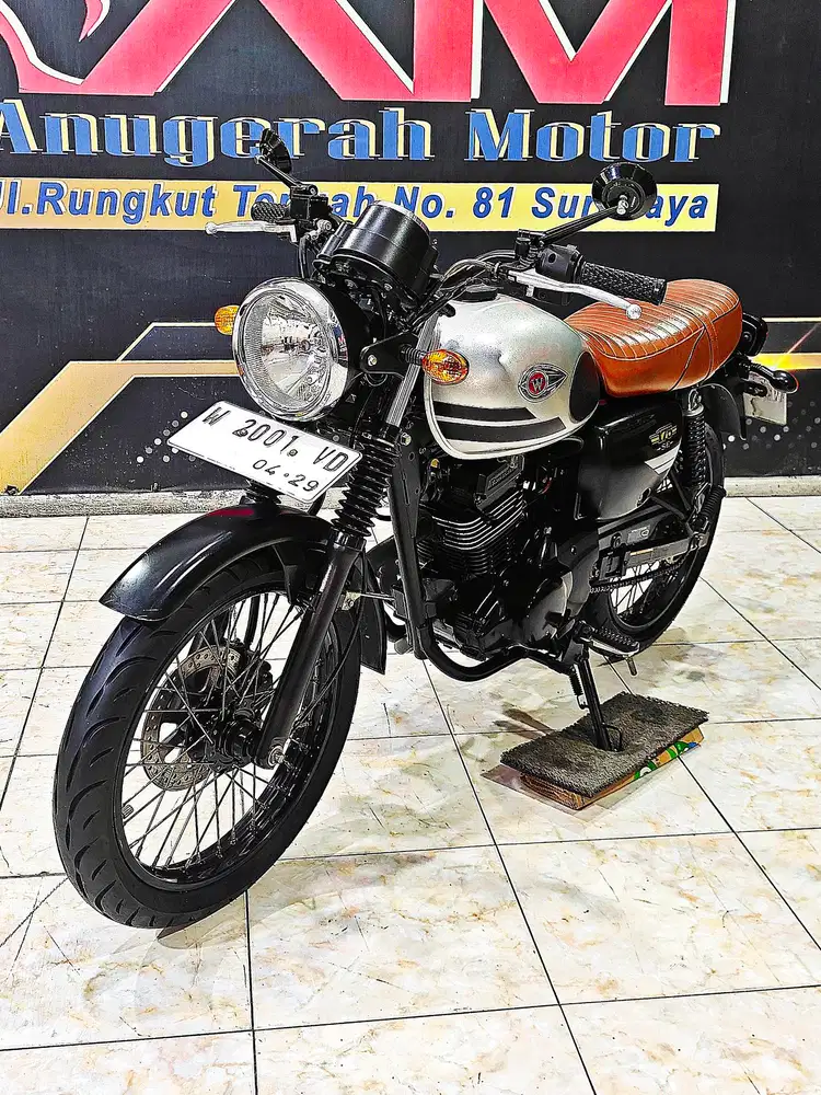 W175 SE Retro clasic Silver Matte 2019 mantul.Anugerah motor rungkut