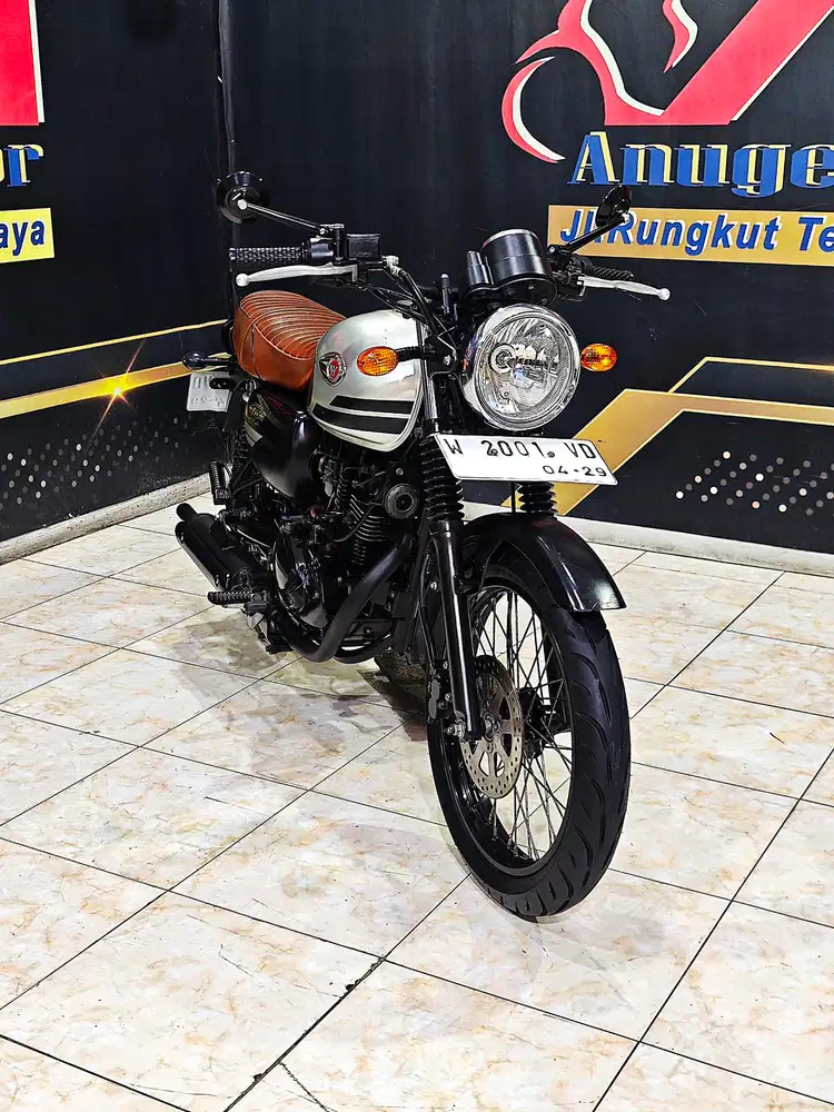 W175 SE Retro clasic Silver Matte 2019 mantul.Anugerah motor rungkut