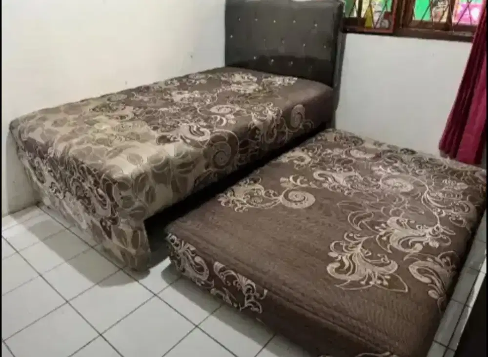 Tempat Tidur Uniland Paradise Sorong Kondisi Oke