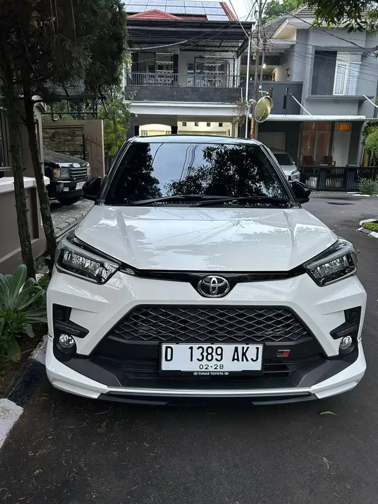 [LOW KM 13.000] TOYOTA RAIZE GR SPORT 2023 PUTIH TWO TONE TURBO 1.0