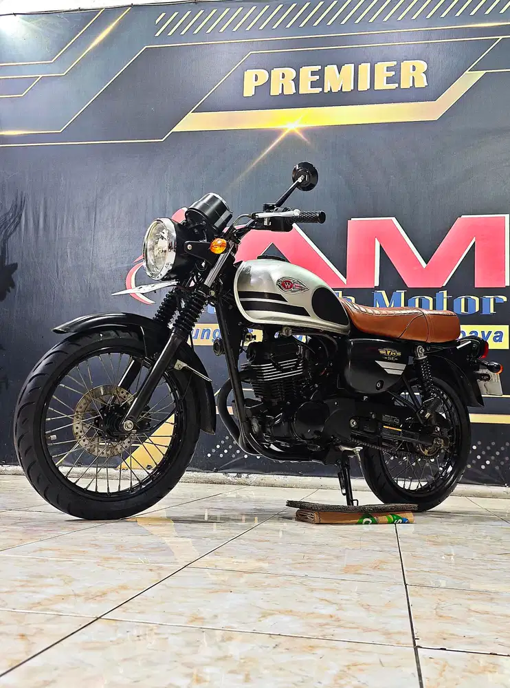 W175 SE Retro clasic Silver Matte 2019 mantul.Anugerah motor rungkut