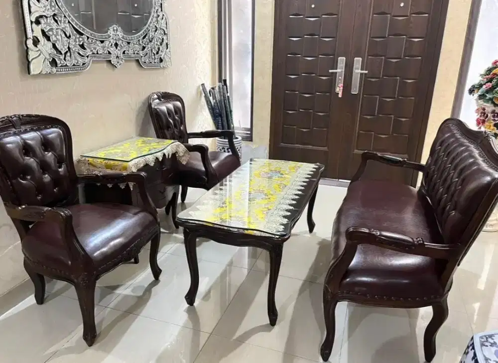 Satu Set Meja Tamu Jati Model Eropa Antik
