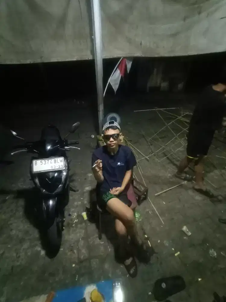 Cari kerja apa saja yang penting halah