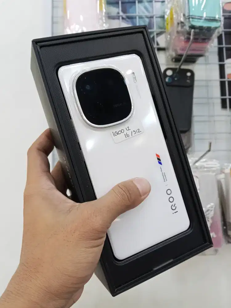 IQOO 12 16/512 GB