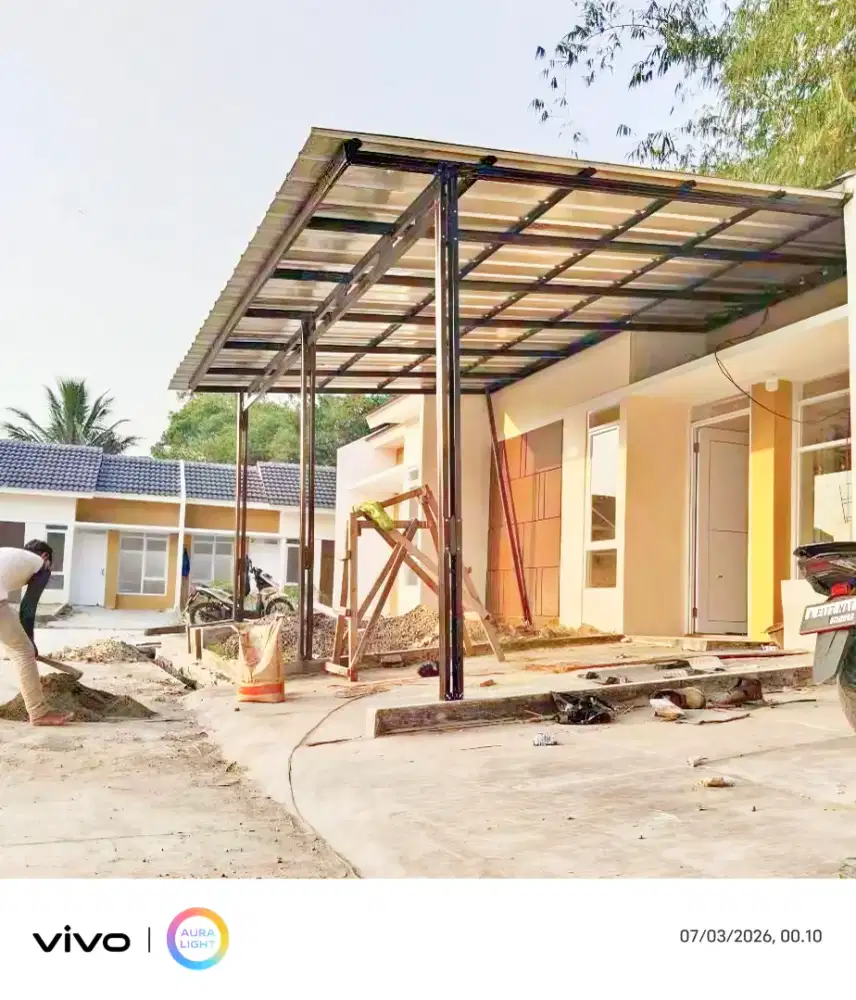 Kanopi baja ringan dan garasi