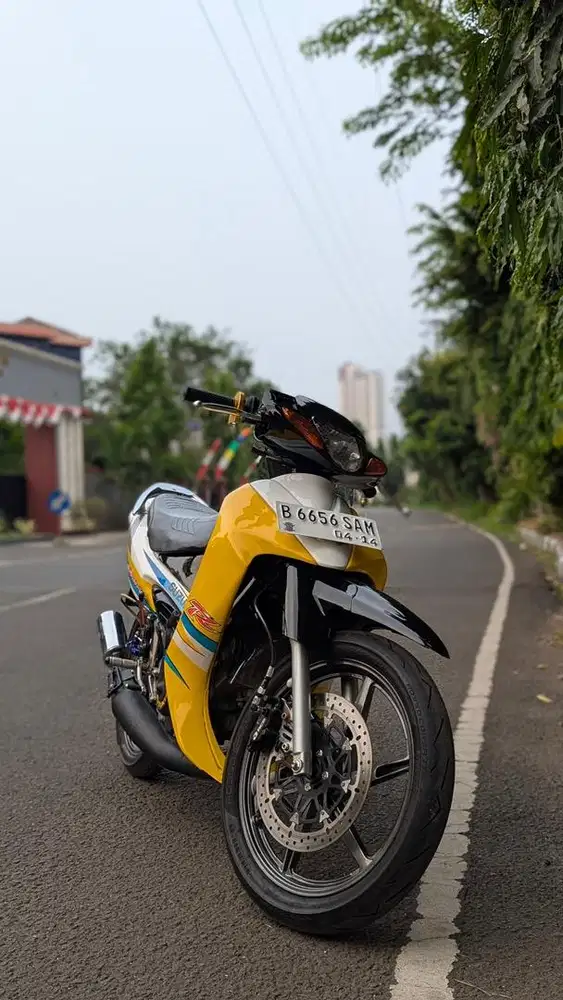 Suzuki satria 2004 (lscm)