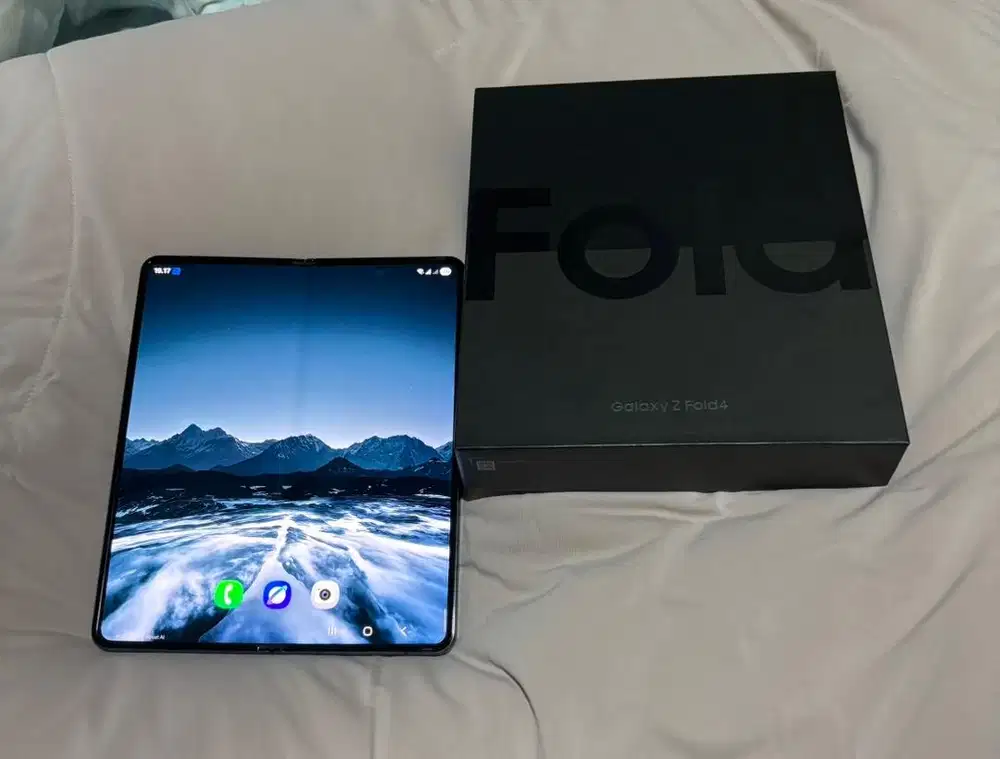 Samsung Galaxy Z Fold 4 RAM 12/256 GB Grey Mulus dan Lengkap