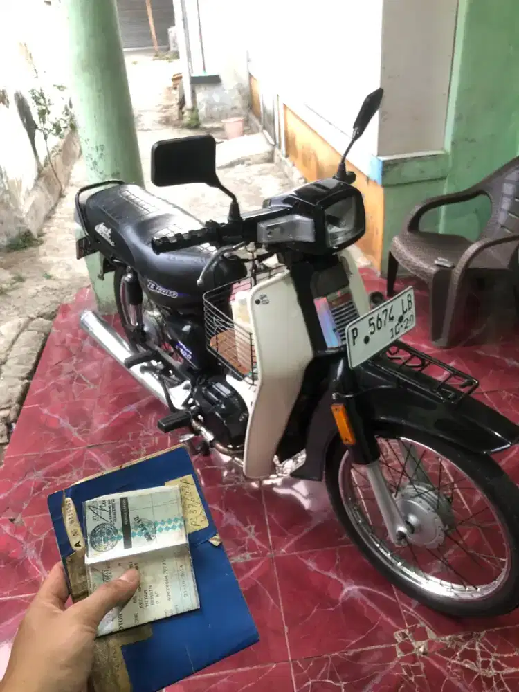 Suzuki RC100 Bravo