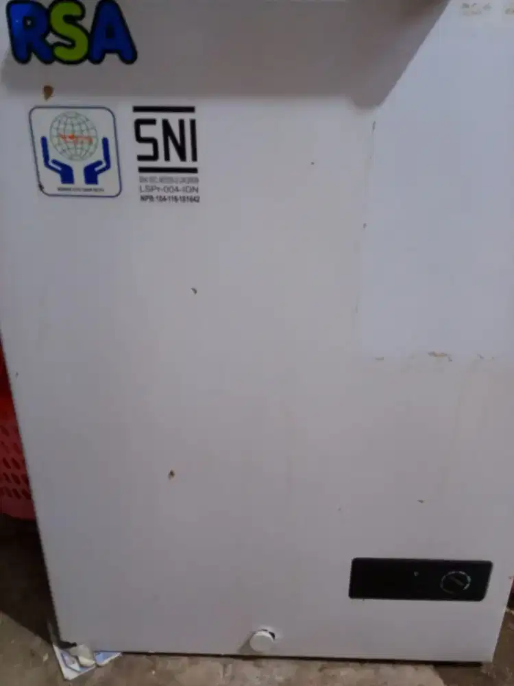 DiJual Freezer RSA 100Liter masih sangat bagus