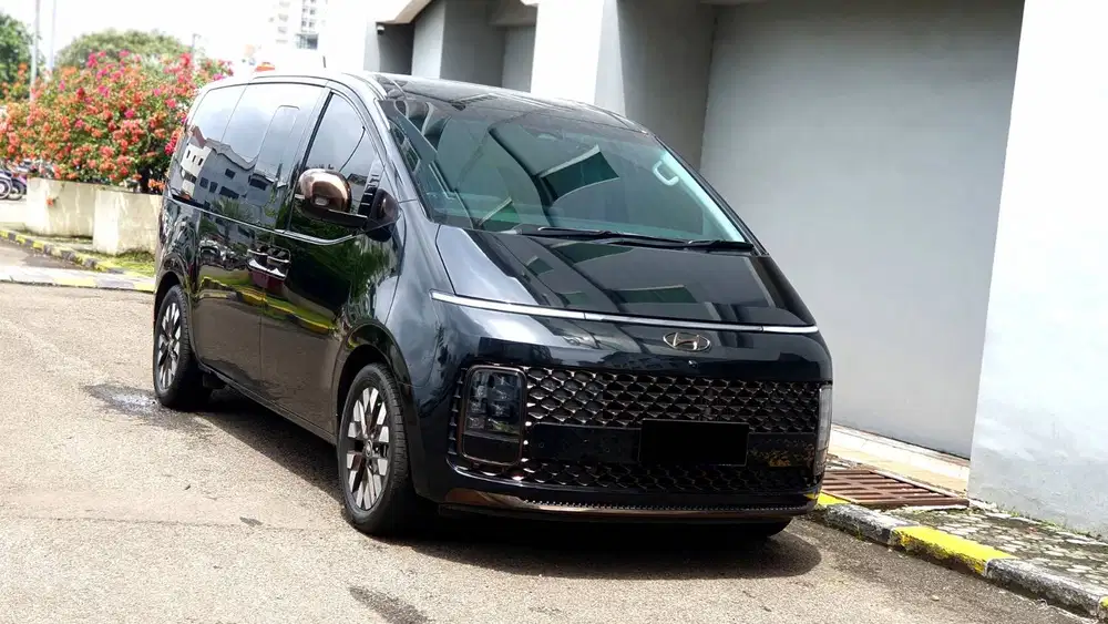 [ LOW KM 24RB ] Hyundai Staria 2,2 Signature 7 Seater Diesel 2021/2022
