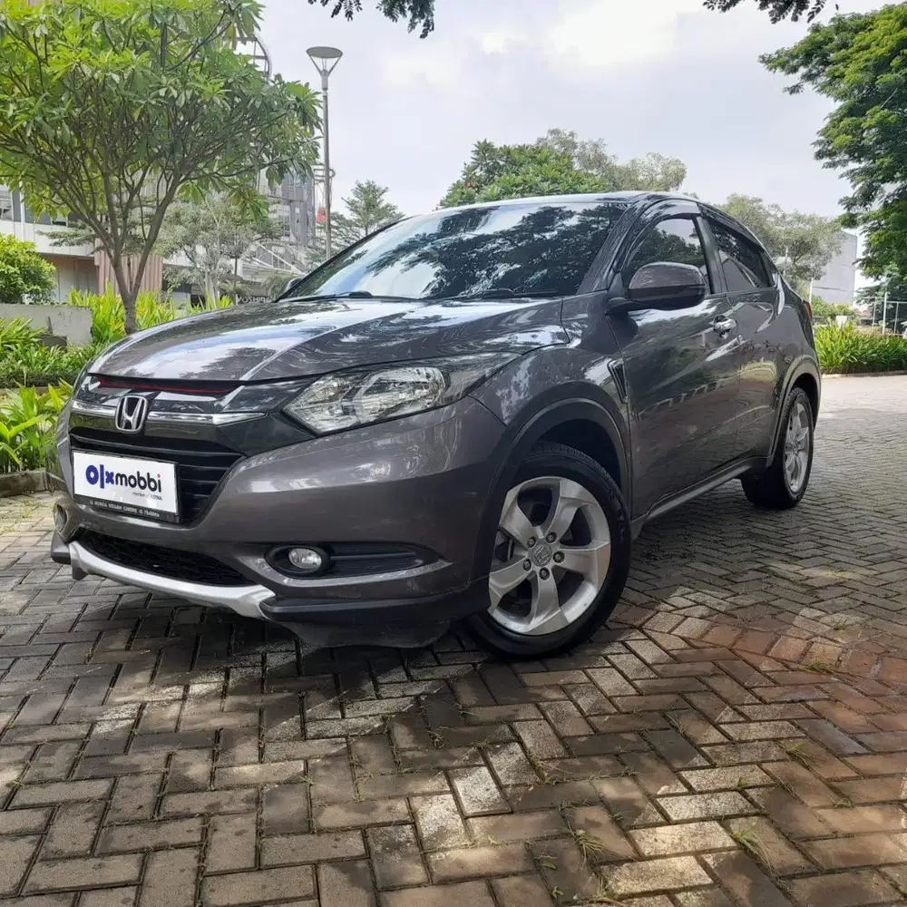TDP 1 JUTA Honda HR-V 1.5 E Bensin-AT 2018 Abu CUKAB