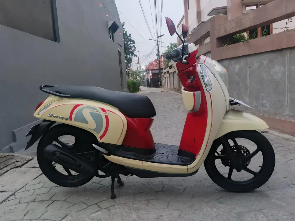 Honda Scoopy FI stylish 2013 stater tokcer halus mulus terawat