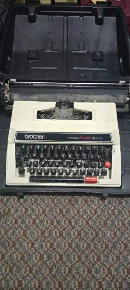 Mesin ketik brother M200