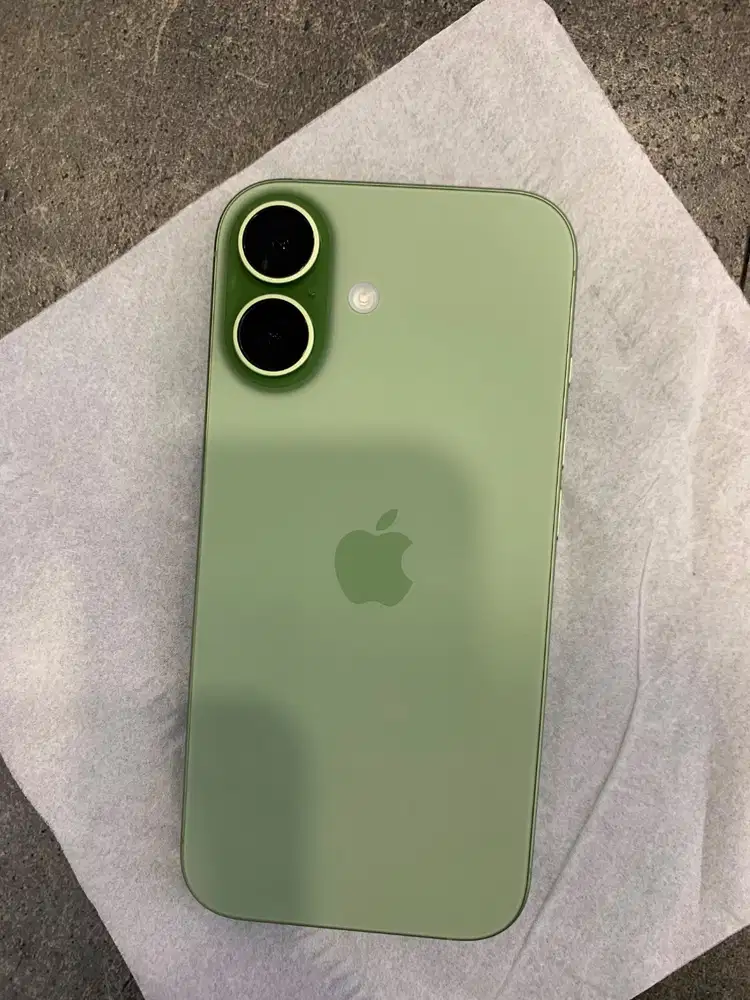 Dijual Iphone 17 warna Sage 256Gb plus Earphone Huawei baru