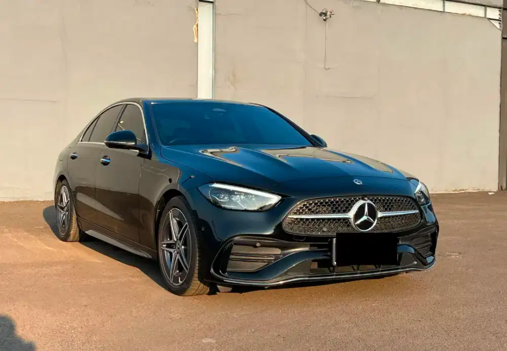 Mercedes benz C300 2.0 AMG Line New Model KM 16rb NIK 2022 Black