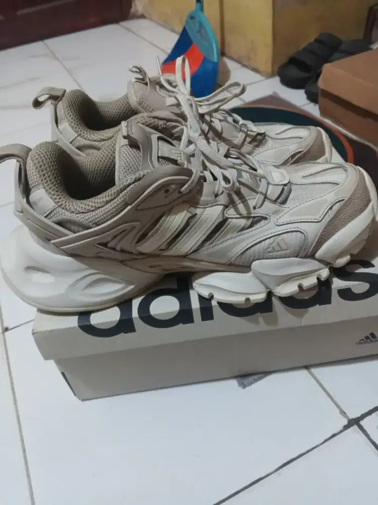 Adidas XLG Runner sz 45