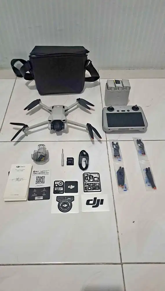DRONE DJI MINI 3 FLY MORE COMBO