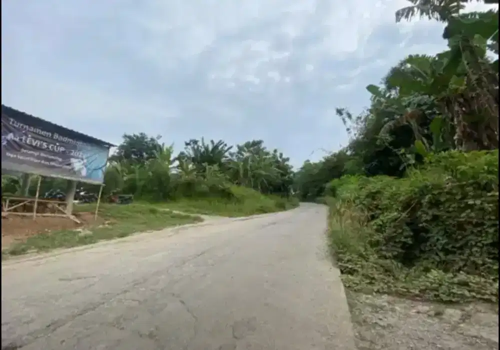 TANAH PINGGIR JALAN DI OPER GARAP CEPAT  5000 METER DI DEKET PABRIK